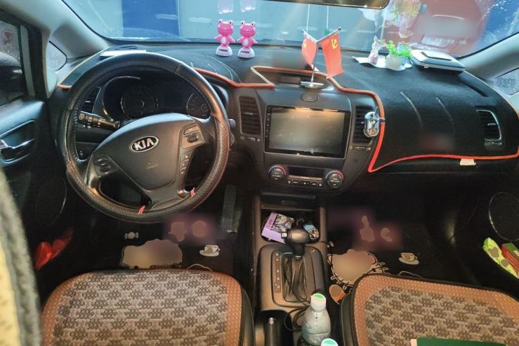 Used Kia K3 2013 1.6L Automatic DLX Center Console