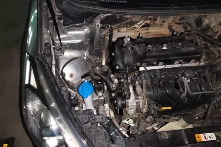 Used Kia K3 2013 1.6L Automatic GLS Engine Bay Right
