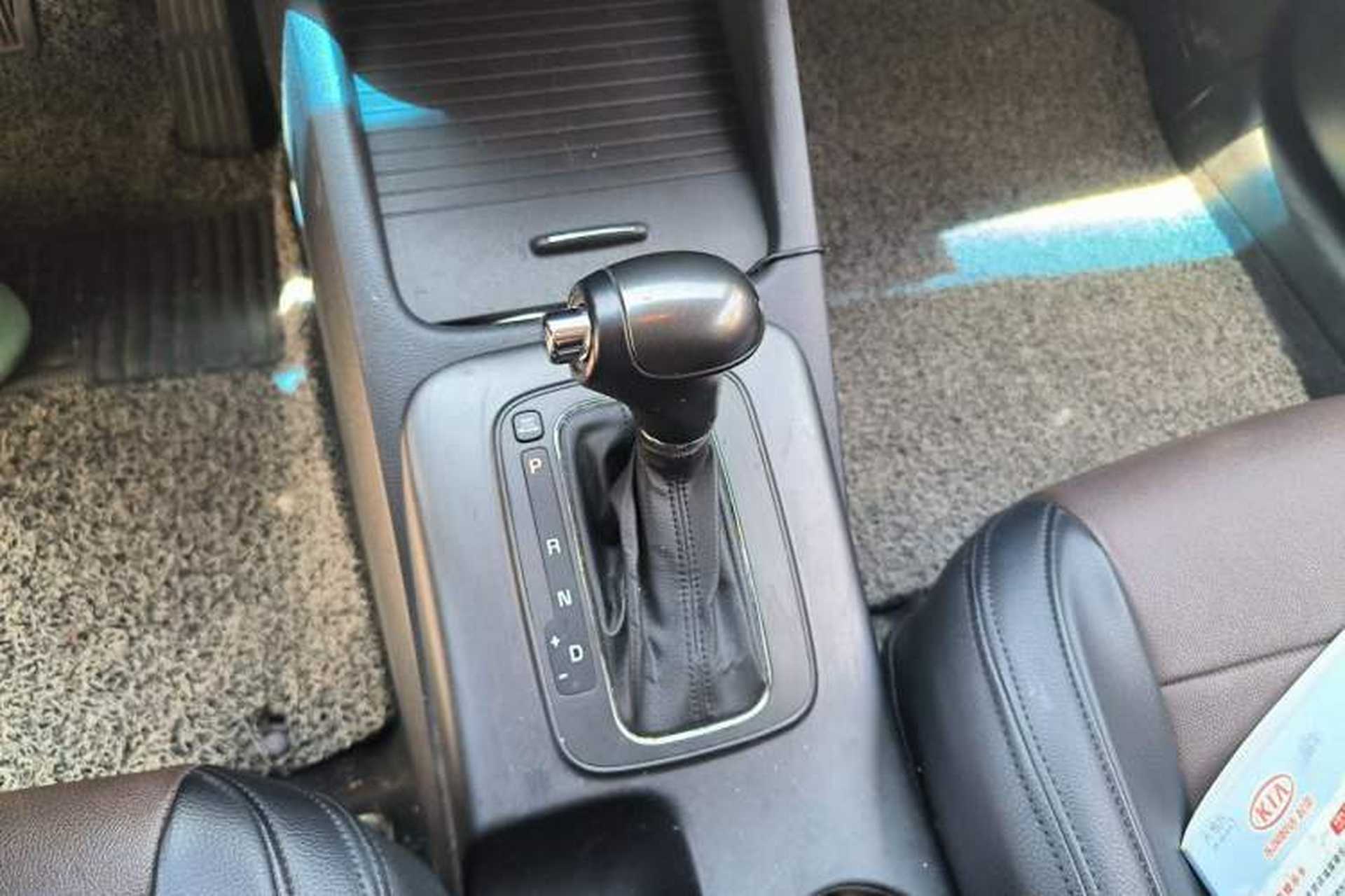 Used Kia K3 2013 1.6L Automatic GLS Gear Lever