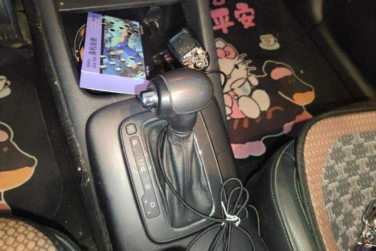 Used Kia K3 2013 1.6L Automatic DLX Gear Lever
