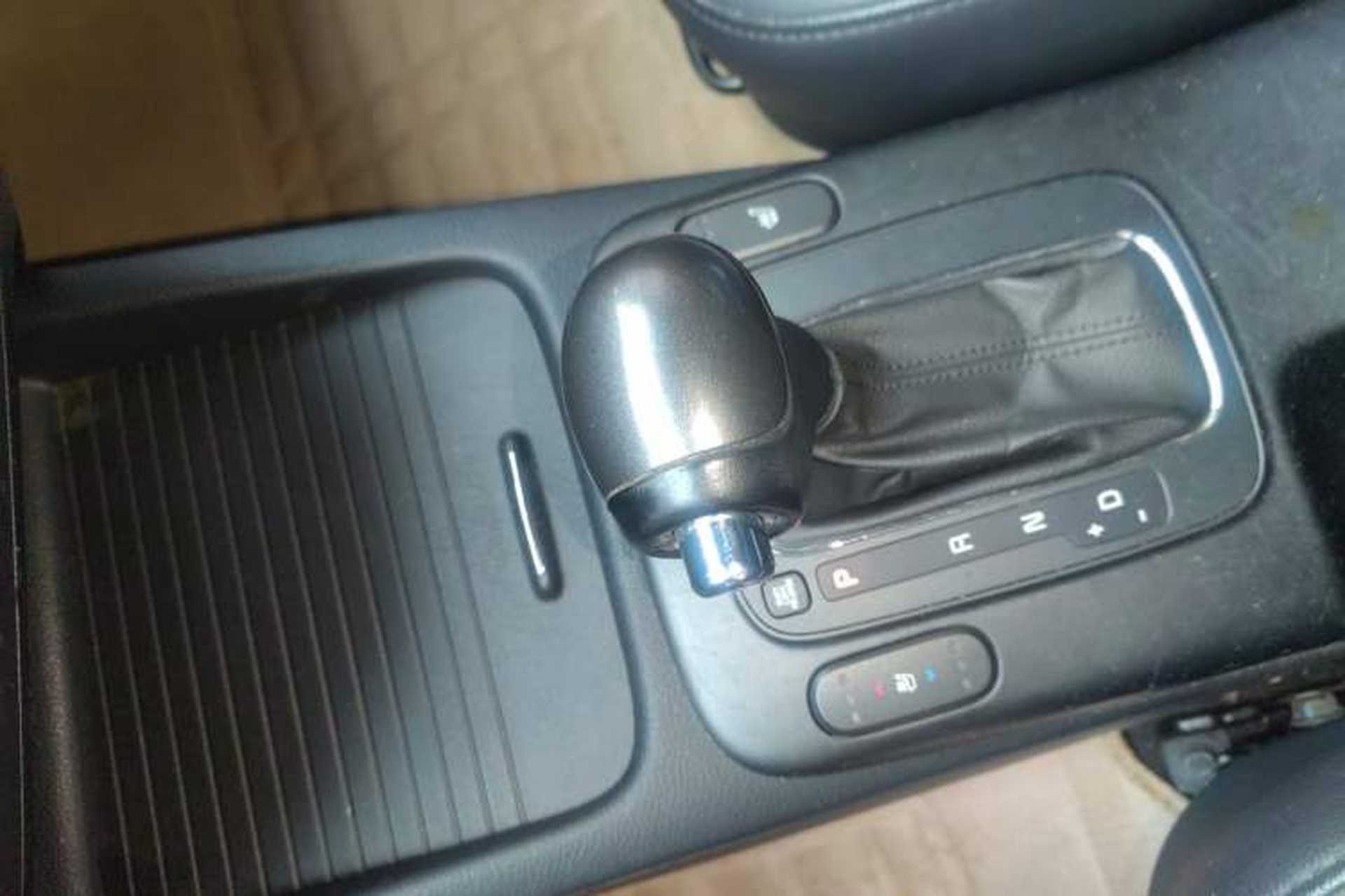 Used Kia K3 2013 1.6L Automatic Premium Gear Lever