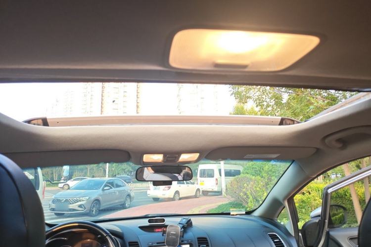 Used Kia K3 2013 1.6L Automatic GLS Headliner