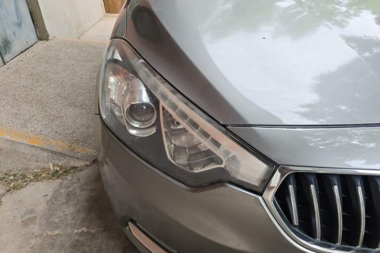 Used Kia K3 2013 1.6L Manual GLS Right Front Headlight