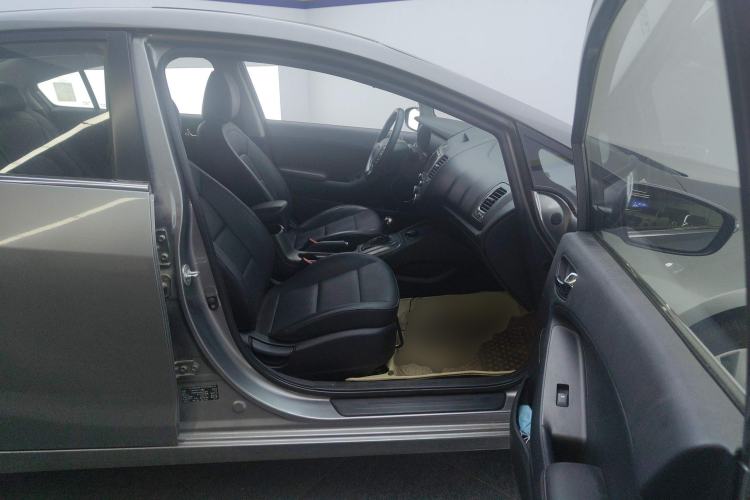 Used Kia K3 2013 1.6L Automatic DLX Right Front Seat