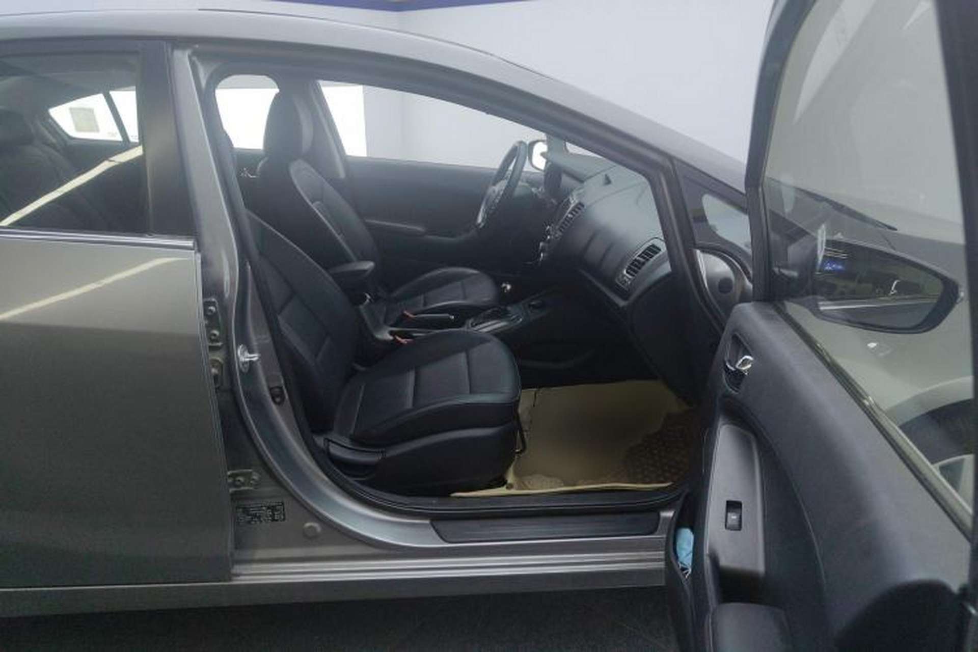 Used Kia K3 2013 1.6L Automatic DLX Right Front Seat