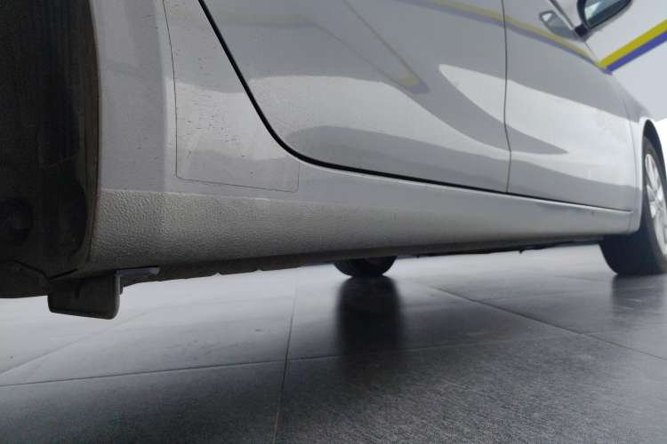 Used Kia K3 2013 1.6L Automatic DLX Right Side Sill