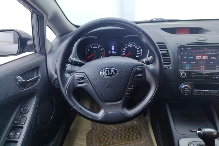 Used Kia K3 2013 1.6L Automatic DLX Steering Wheel