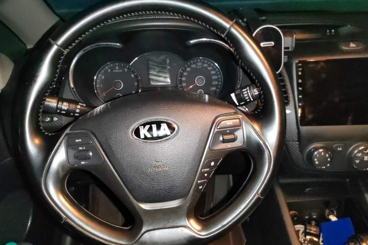 Used Kia K3 2013 1.6L Automatic GLS Steering Wheel