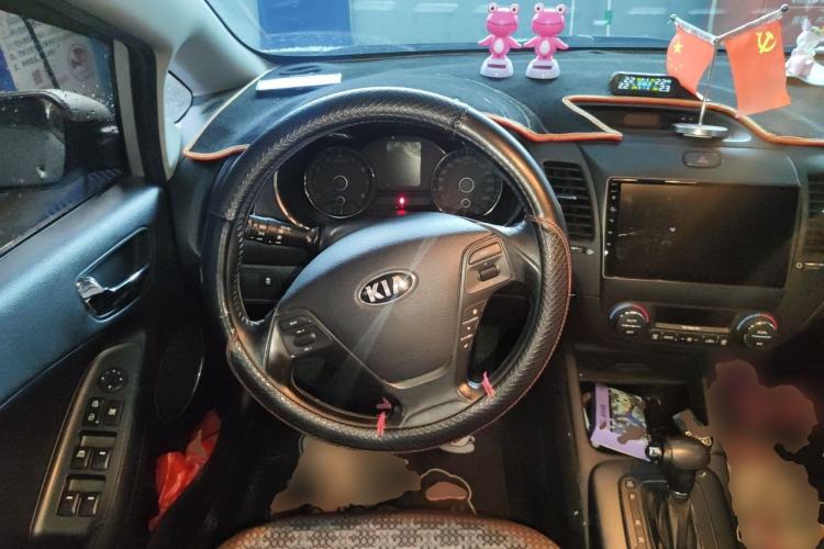 Used Kia K3 2013 1.6L Automatic DLX Steering Wheel