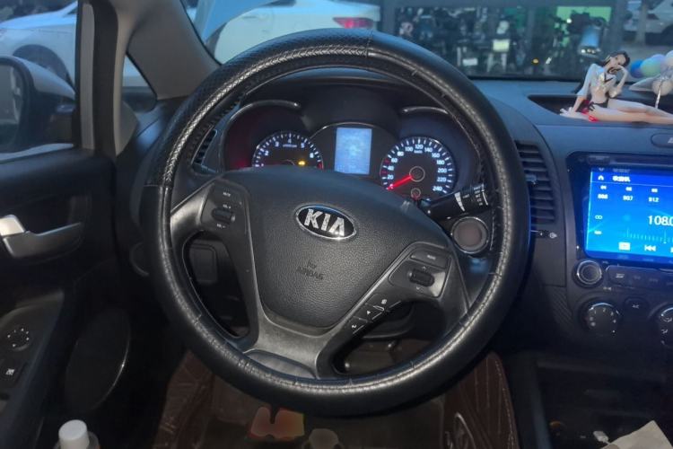 Used Kia K3 2013 1.6L Automatic GLS Steering Wheel