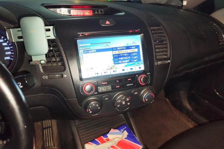 Used Kia K3 2013 1.6L Manual GLS Audio And AC Panel