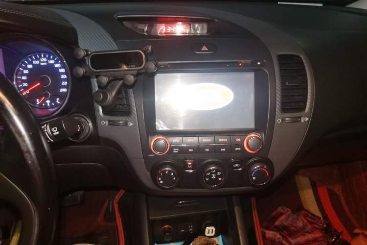 Used Kia K3 2013 1.6L Automatic GLS Audio And AC Panel