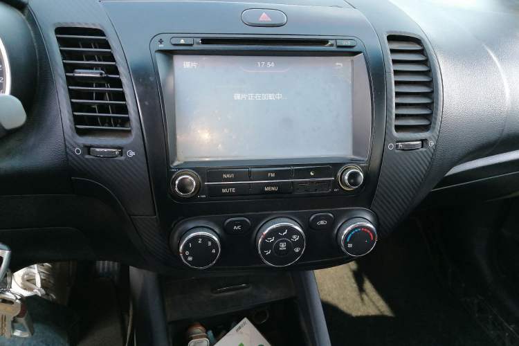 Used Kia K3 2013 1.6L Manual GLS Audio And AC Panel