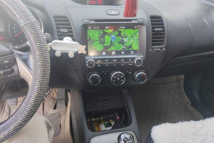 Used Kia K3 2013 1.6L Manual GLS Audio And AC Panel