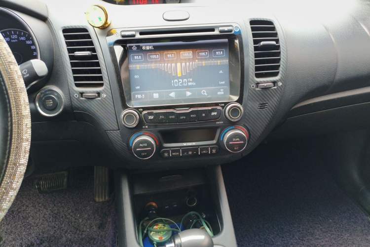 Used Kia K3 2013 1.6L Automatic DLX Audio And AC Panel