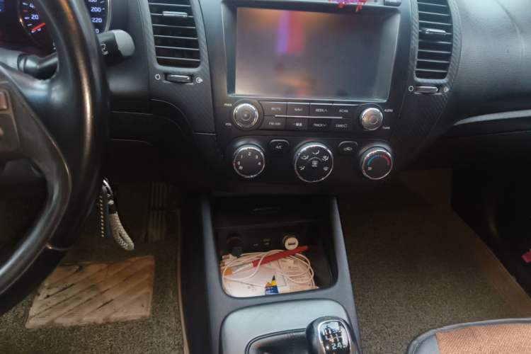 Used Kia K3 2013 1.6L Manual GLS Audio And AC Panel