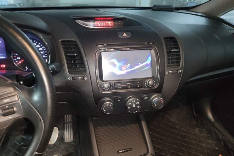 Used Kia K3 2013 1.6L Manual GLS Audio And AC Panel