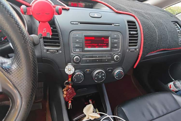 Used Kia K3 2013 1.6L Manual GLS Audio And AC Panel