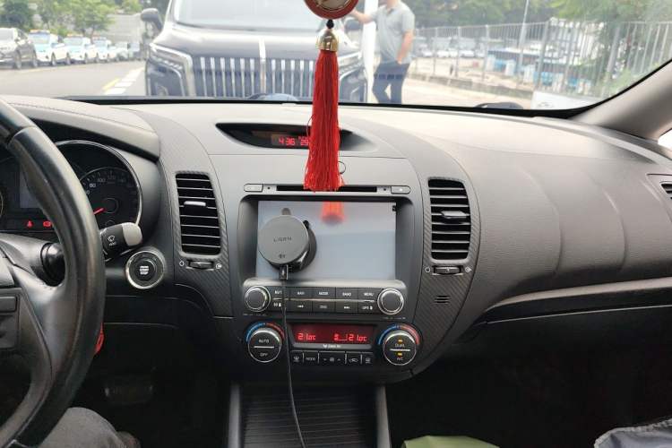 Used Kia K3 2013 1.6L Automatic DLX Audio And AC Panel