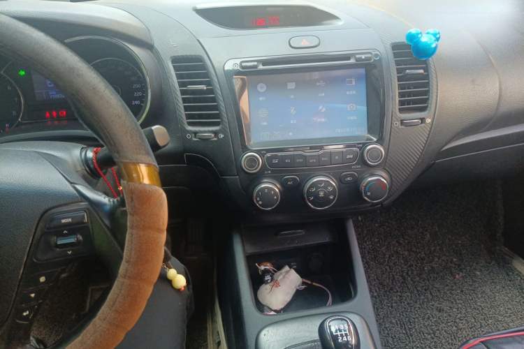 Used Kia K3 2013 1.6L Manual GLS Audio And AC Panel