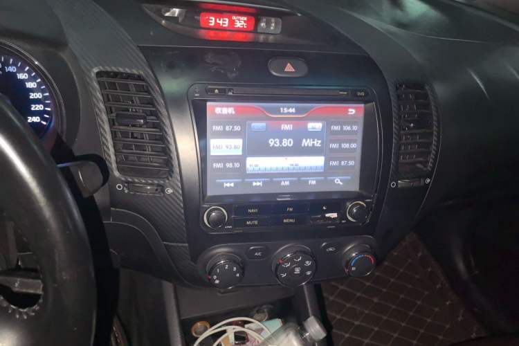Used Kia K3 2013 1.6L Manual GLS Audio And AC Panel