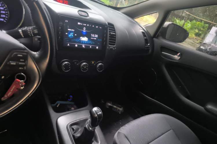 Used Kia K3 2013 1.6L Manual GLS Audio And AC Panel