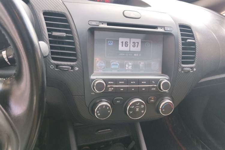 Used Kia K3 2013 1.6L Manual GLS Audio And AC Panel