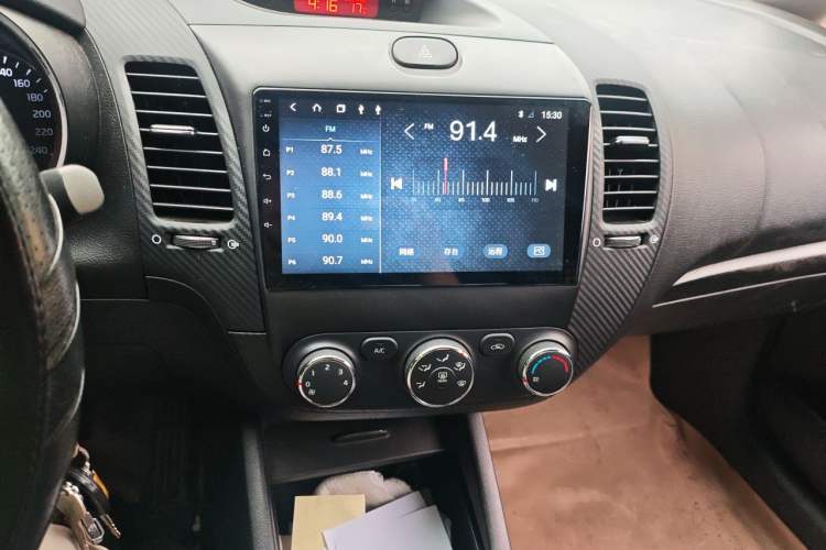 Used Kia K3 2013 1.6L Manual GLS Audio And AC Panel