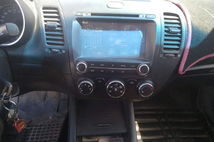 Used Kia K3 2013 1.6L Manual GLS Audio And AC Panel