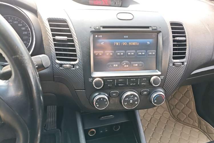 Used Kia K3 2013 1.6L Manual GLS Audio And AC Panel