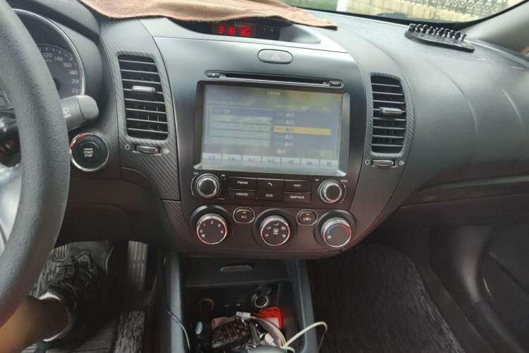 Used Kia K3 2013 1.6L Automatic GLS Audio And AC Panel