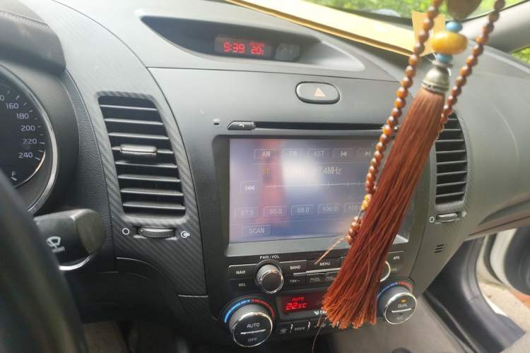 Used Kia K3 2013 1.6L Automatic DLX Audio And AC Panel