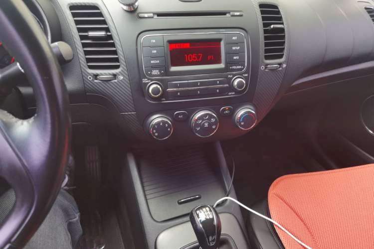 Used Kia K3 2013 1.6L Manual GLS Audio And AC Panel
