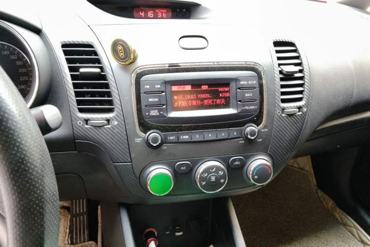 Used Kia K3 2013 1.6L Manual GL Audio And AC Panel