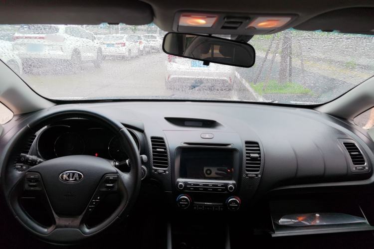 Used Kia K3 2013 1.6L Automatic DLX Center Console