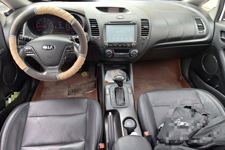 Used Kia K3 2013 1.6L Automatic Premium Center Console