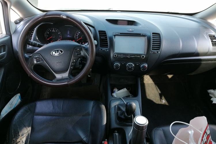 Used Kia K3 2013 1.6L Manual GLS Center Console