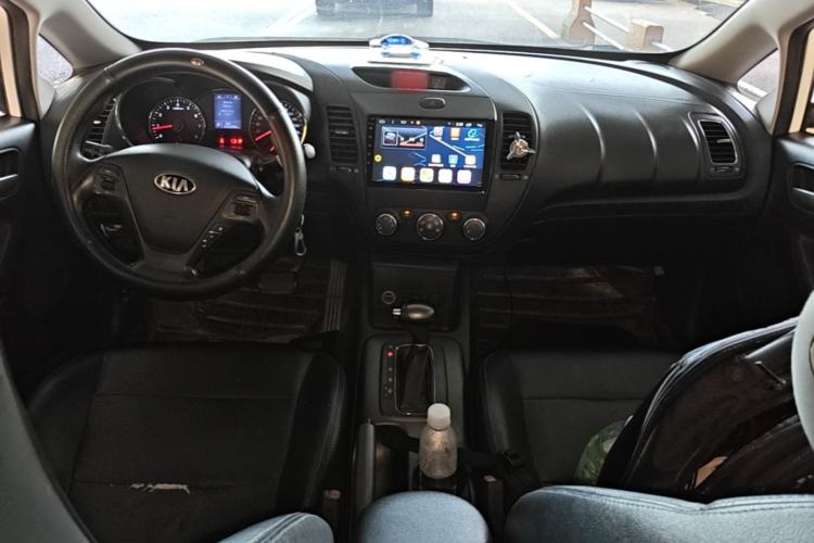 Used Kia K3 2013 1.6L Automatic GL Center Console