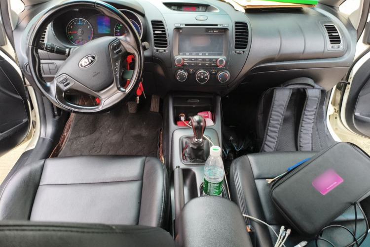 Used Kia K3 2013 1.6L Manual GLS Center Console