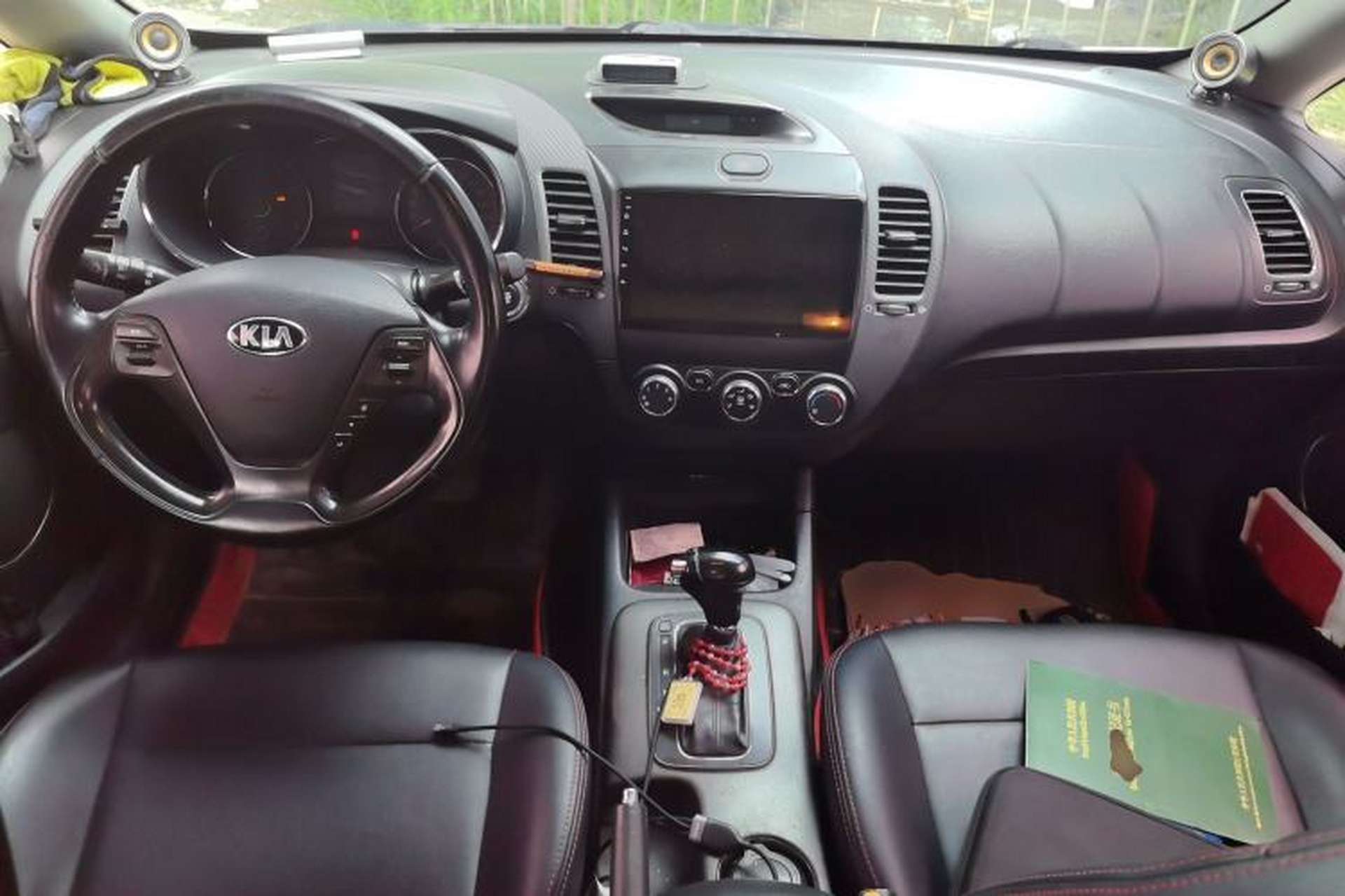 Used Kia K3 2013 1.6L Automatic GLS Center Console