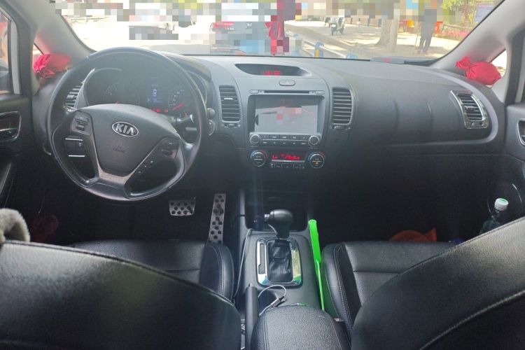 Used Kia K3 2013 1.6L Automatic DLX Center Console
