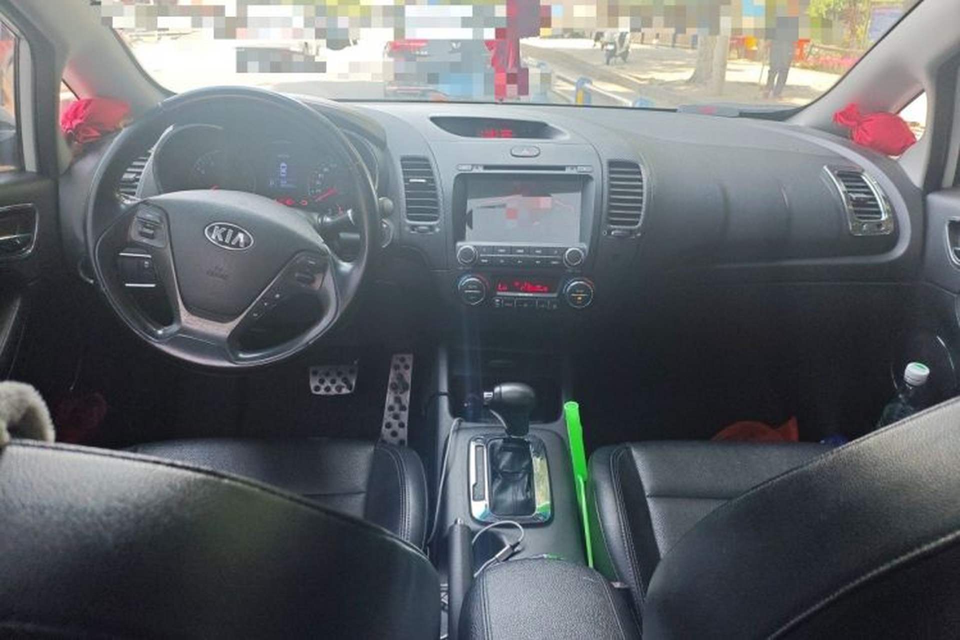 Used Kia K3 2013 1.6L Automatic DLX Center Console