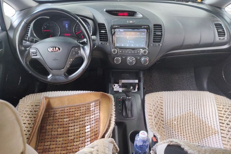 Used Kia K3 2013 1.6L Automatic GLS Center Console