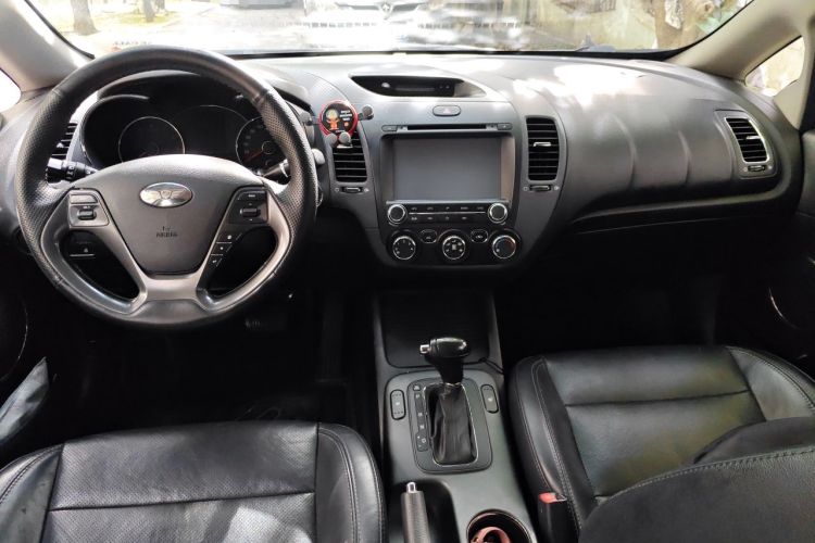 Used Kia K3 2013 1.6L Automatic Premium Center Console
