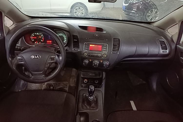 Used Kia K3 2013 1.6L Manual GLS Center Console