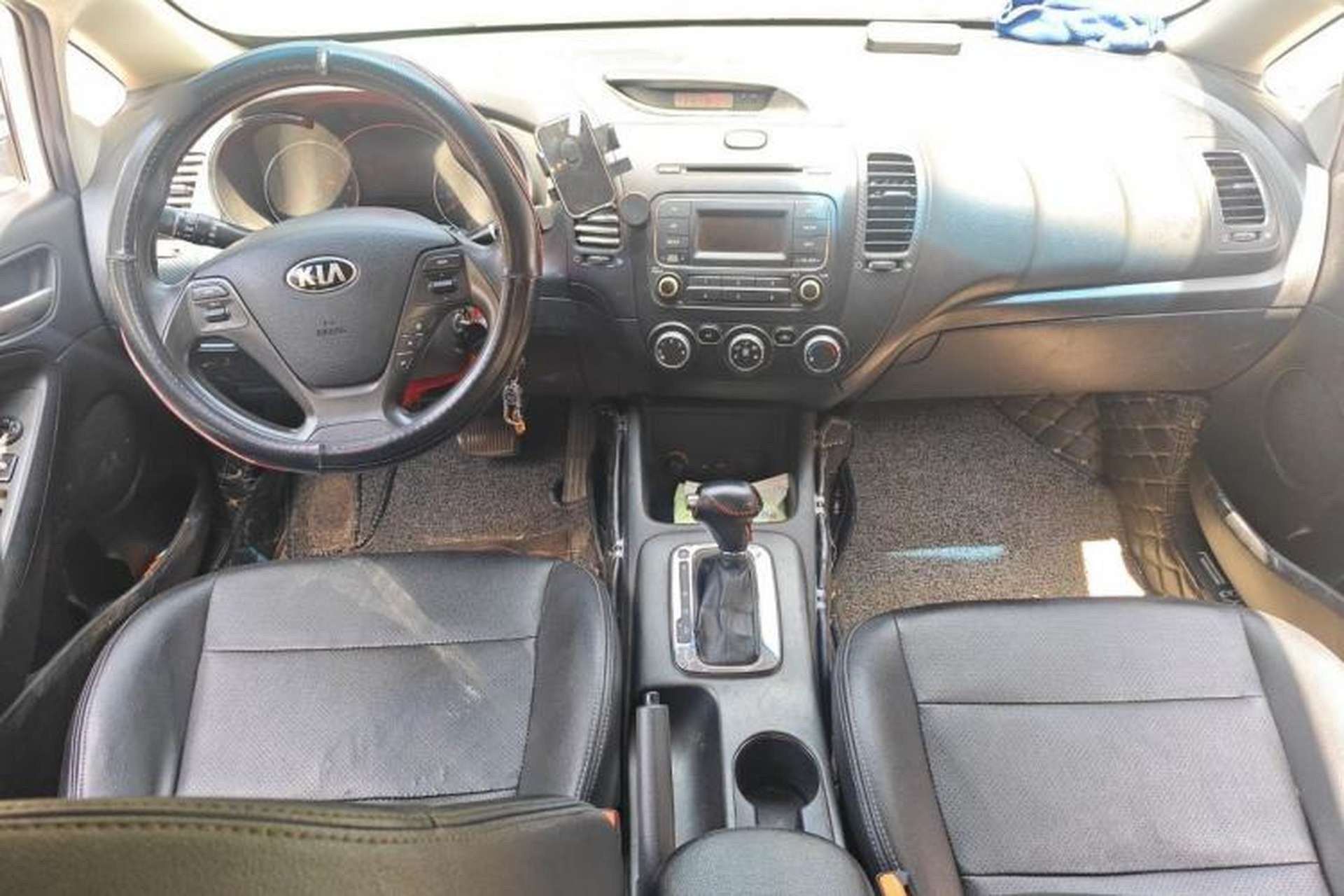 Used Kia K3 2013 1.6L Automatic GL Center Console