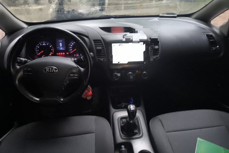 Used Kia K3 2013 1.6L Manual GLS Center Console