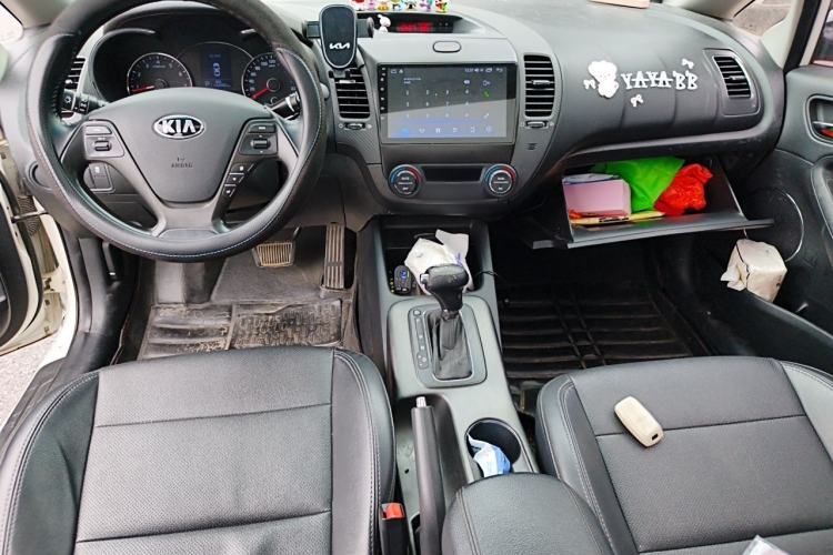 Used Kia K3 2013 1.6L Automatic DLX Center Console
