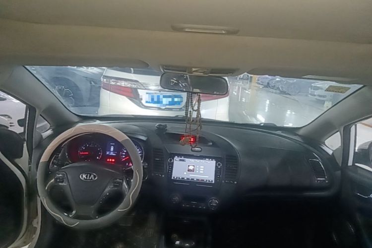 Used Kia K3 2013 1.6L Automatic DLX Center Console