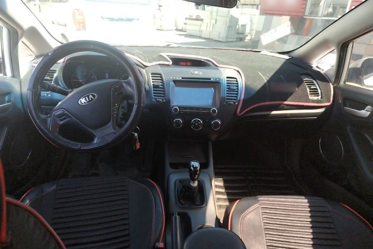 Used Kia K3 2013 1.6L Manual GLS Center Console